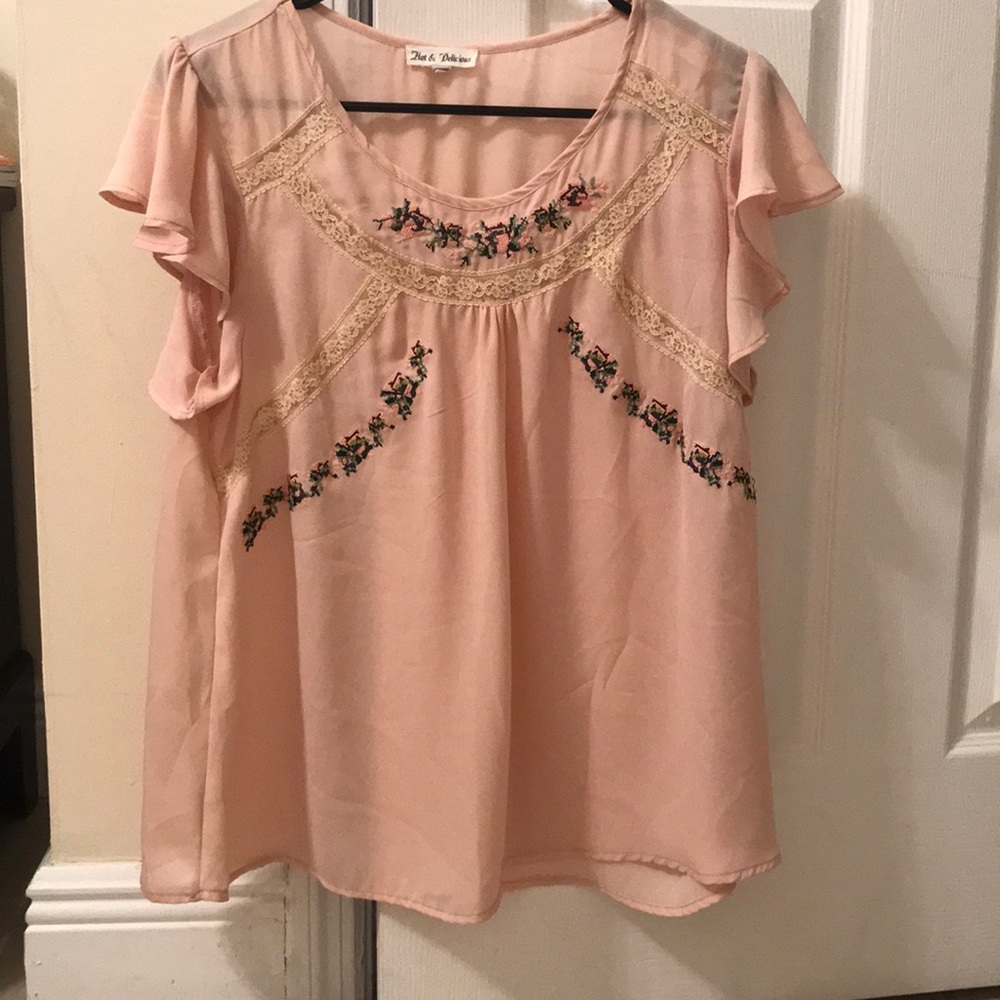 Adorable babydoll shirt!